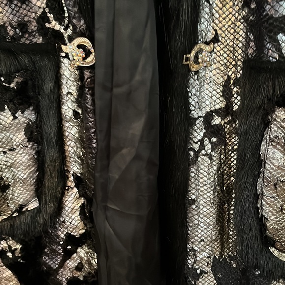 Nice Istanbul faux fur trimmed snakeskin long jacket with sequins - Picture 3 of 5